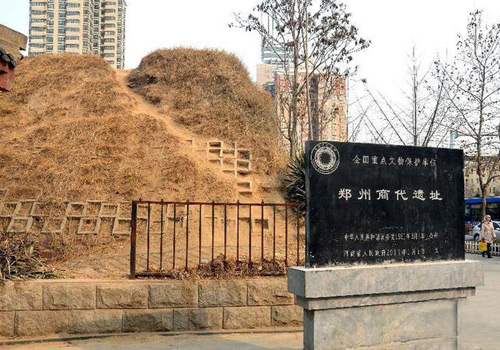 A section of city wall of Shang Dynasty City Ruins in Zhengzhou,Henan Province