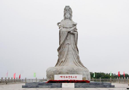 October 28th, 1998 witnessed the completion of the world’s tallest stature of goddess A-Ma on the top of Dieshi Mountain, the peak of Macau. 