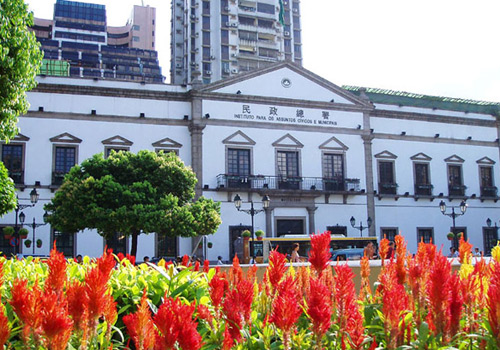 Located in the heart of Macau, Leal overlooks the Senado Square and is home to Macau's Municipal Council.