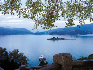 Sun and Moon Lake