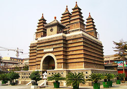 Five Pagoda Temple