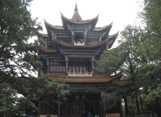 Golden Temple of Kunming acquired the name for its shinning golden appearance.