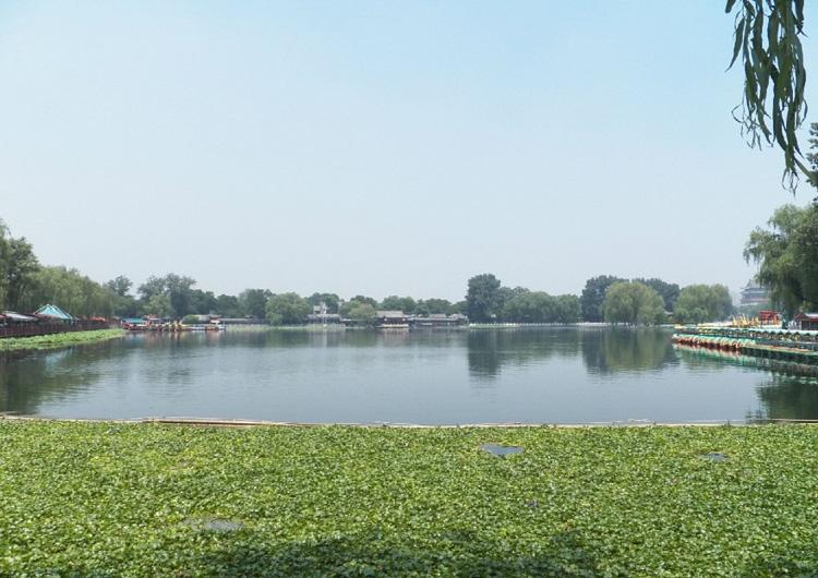 Beijing Shichahai Scenic Area is reputed as one of the Five Most Beautiful Areas in China