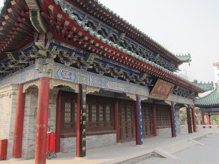 Temple of the Eight Immortals is the largest and best-known Taoist temple in Xi'an.