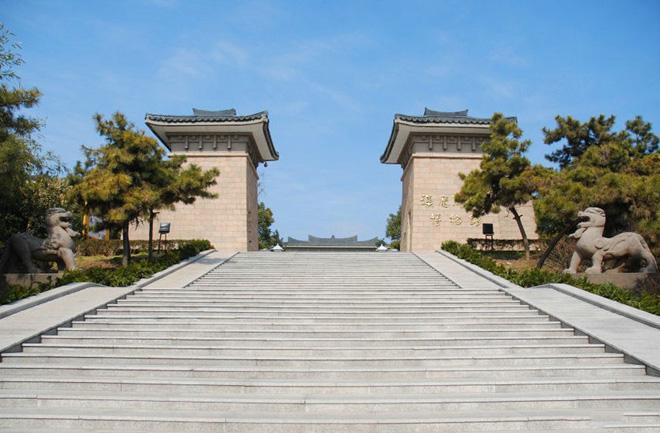 The entrance of Han Tomb Museum in Yangzhou