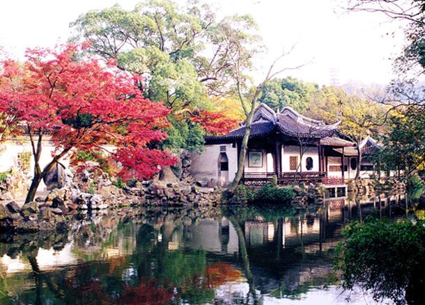 Jichang Garden is famous for its natural landscape, concise structure and ingenious scenes.