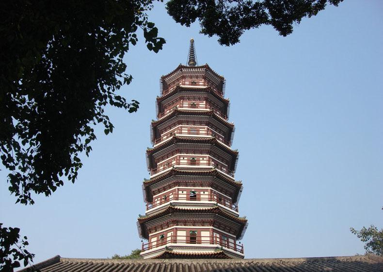 Flowery Pagoda is the Most Eye-catching Part of Temple of Six Banyan Trees Scenic Area, Guangzhou