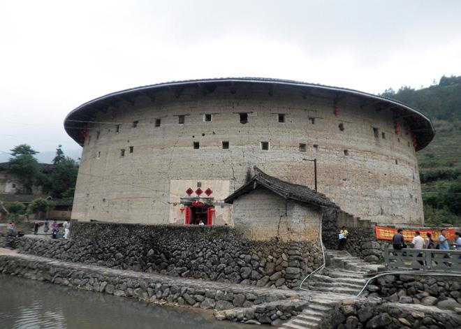 Yuchanglou is the existing largest and oldest round earthen building in Nanjing of Xiamen.