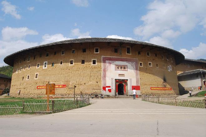 Chengqi Building is a large-scale round earthen building with four concentric circular buildings.