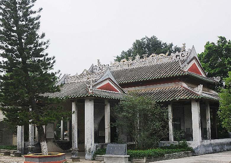 Dongpo Pavilion in Beihai has the main and accessory pavilions two parts