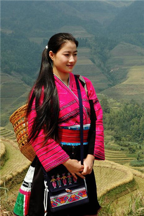 Longsheng Red Yao costumes and long hair Longsheng Red Yao costumes and long hair