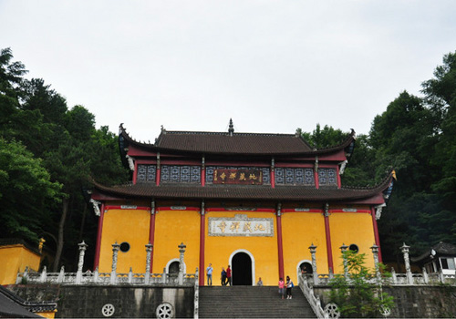Tiantai Temple is the highest in Jiuhua Mountain.