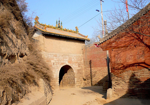 The ancient gate of antique beauty of Zhangbi ancient village, Pingyao