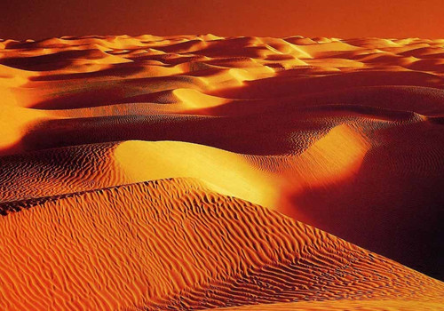 Of all deserts around the world, Taklamakan Desert is one of the most mysterious and most charming ones. 