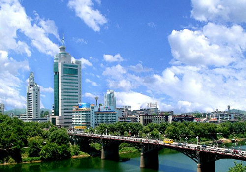 Ushering the new century, except porcelain, Jingdezhen also attaches great importance to pillar industries.