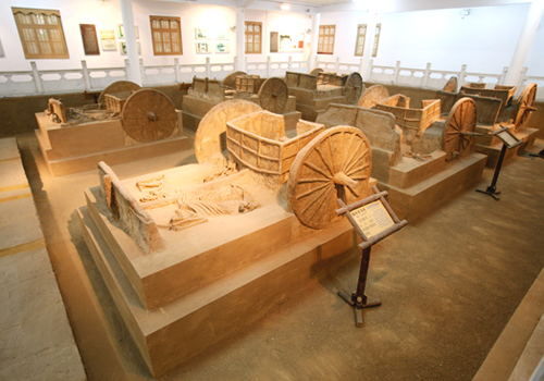 Chariot burials excavated in Yin Ruins,Anyang,in central China's Henan Province